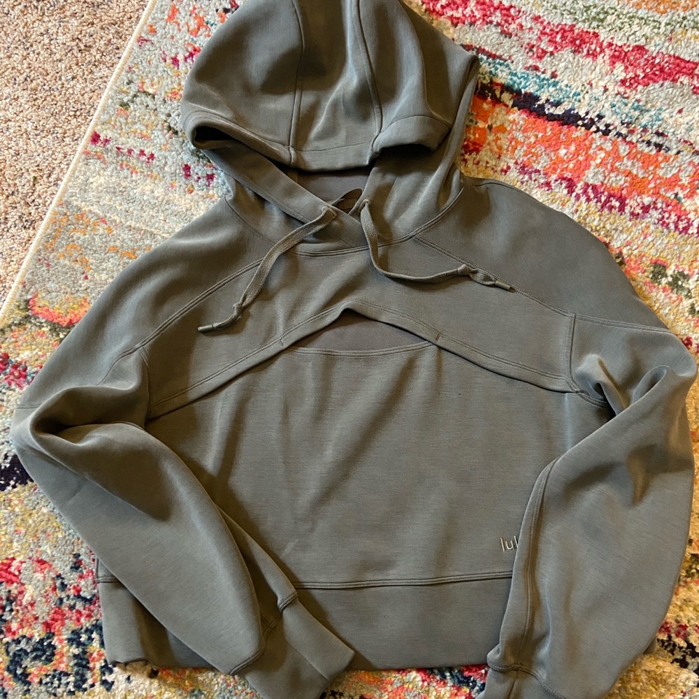 Lululemon Softstreme key hole hoodie